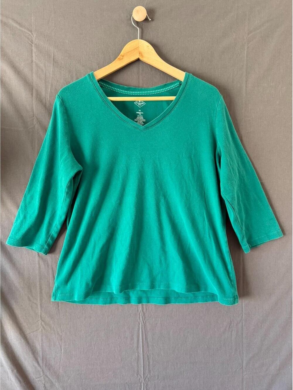 St. John’s Bay Essential Tee XL Green V‑Neck 100% Cotton Casual Shirt